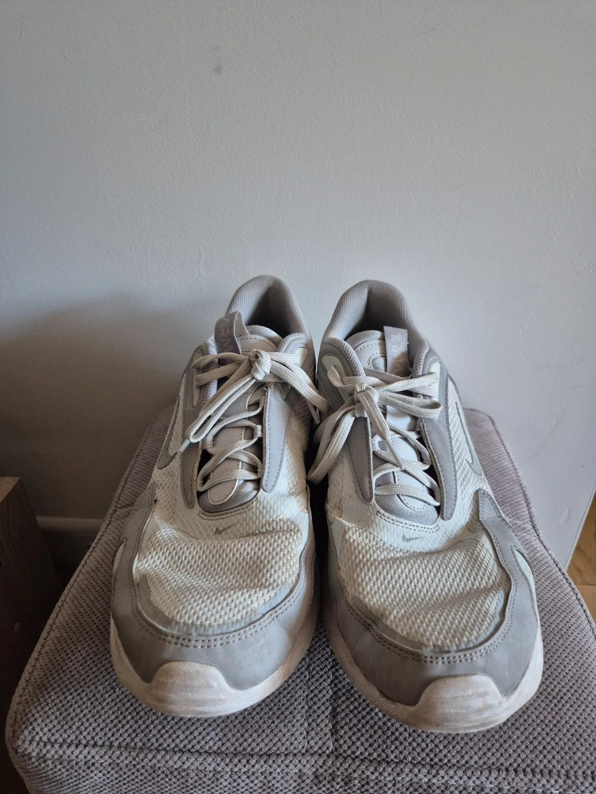 Baskets nike air max bolt grises et blanches 48,5 – photo 6